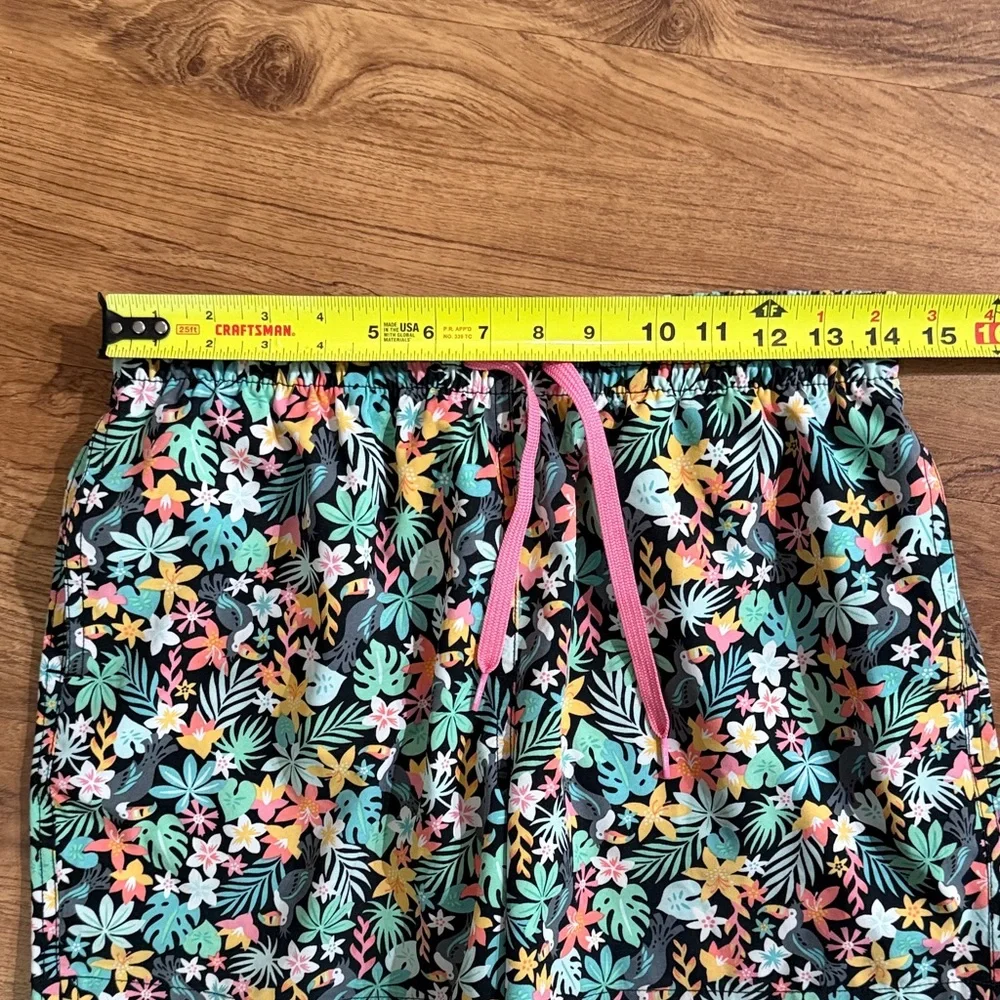 Chubbies The Bloomerangs Men Small Black Floral Elastic Classic Swim‎ Trunks